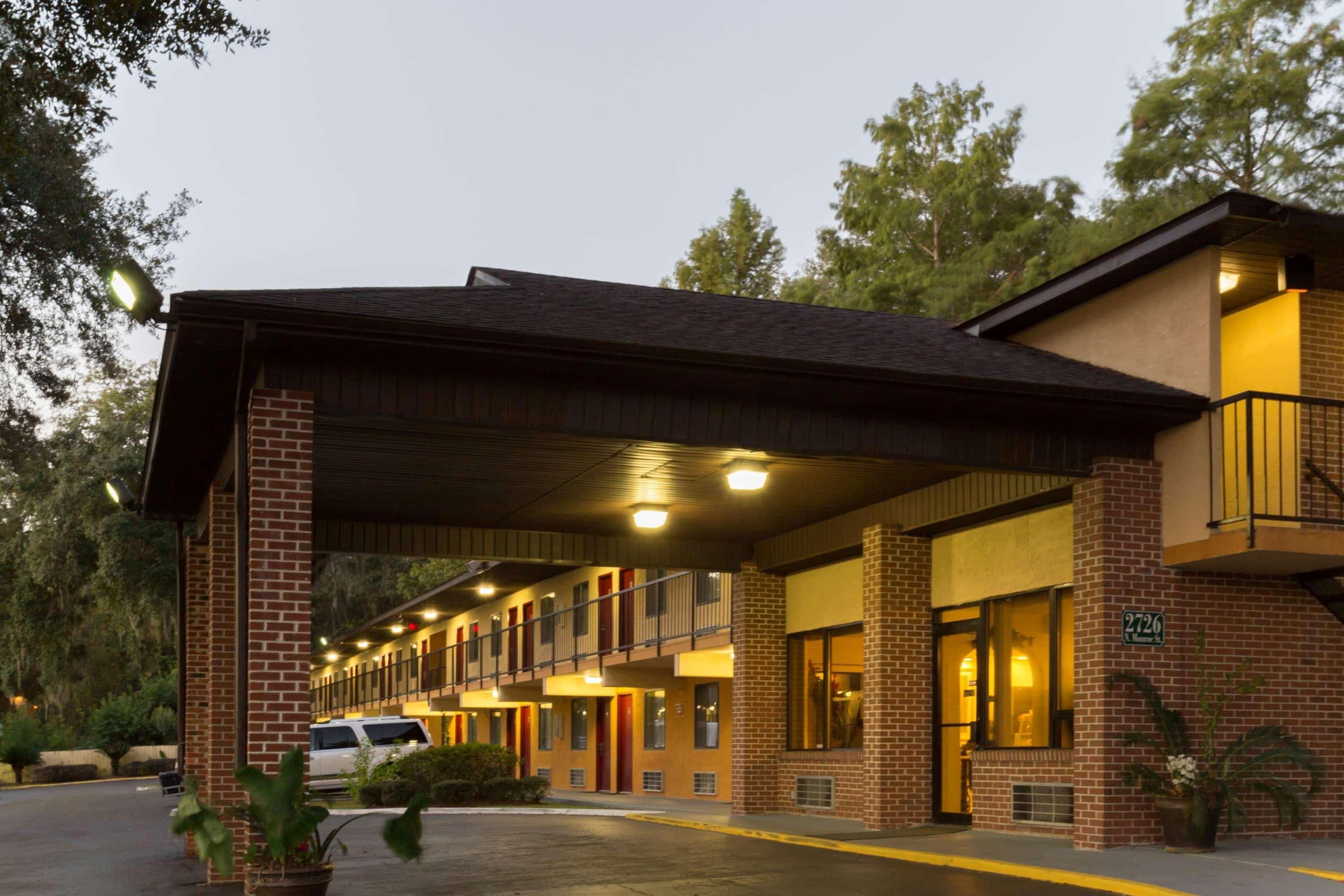 Howard Johnson By Wyndham Tallahassee Kültér fotó